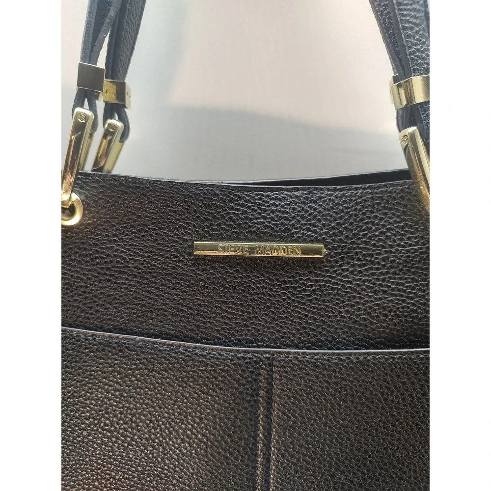 Steve Madden add touch